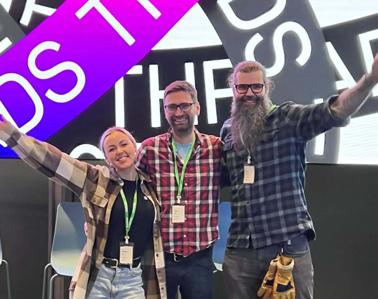 Buffer-teamleden Amanda, Jakub en Raf op de Threads API-summit.