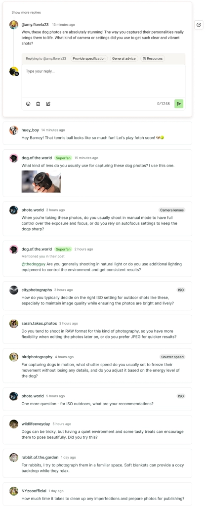 Reactiefeed met reacties per social media kanaal, opgeslagen antwoorden en AI-antwoorden.